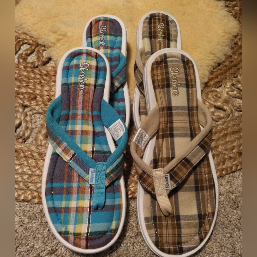 Sketchers Memory Foam Sandals (Bundle) - image 1